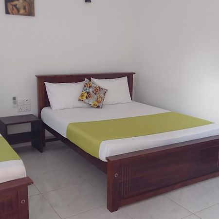 Lake Edge Resort Anuradhapura Eksteriør billede