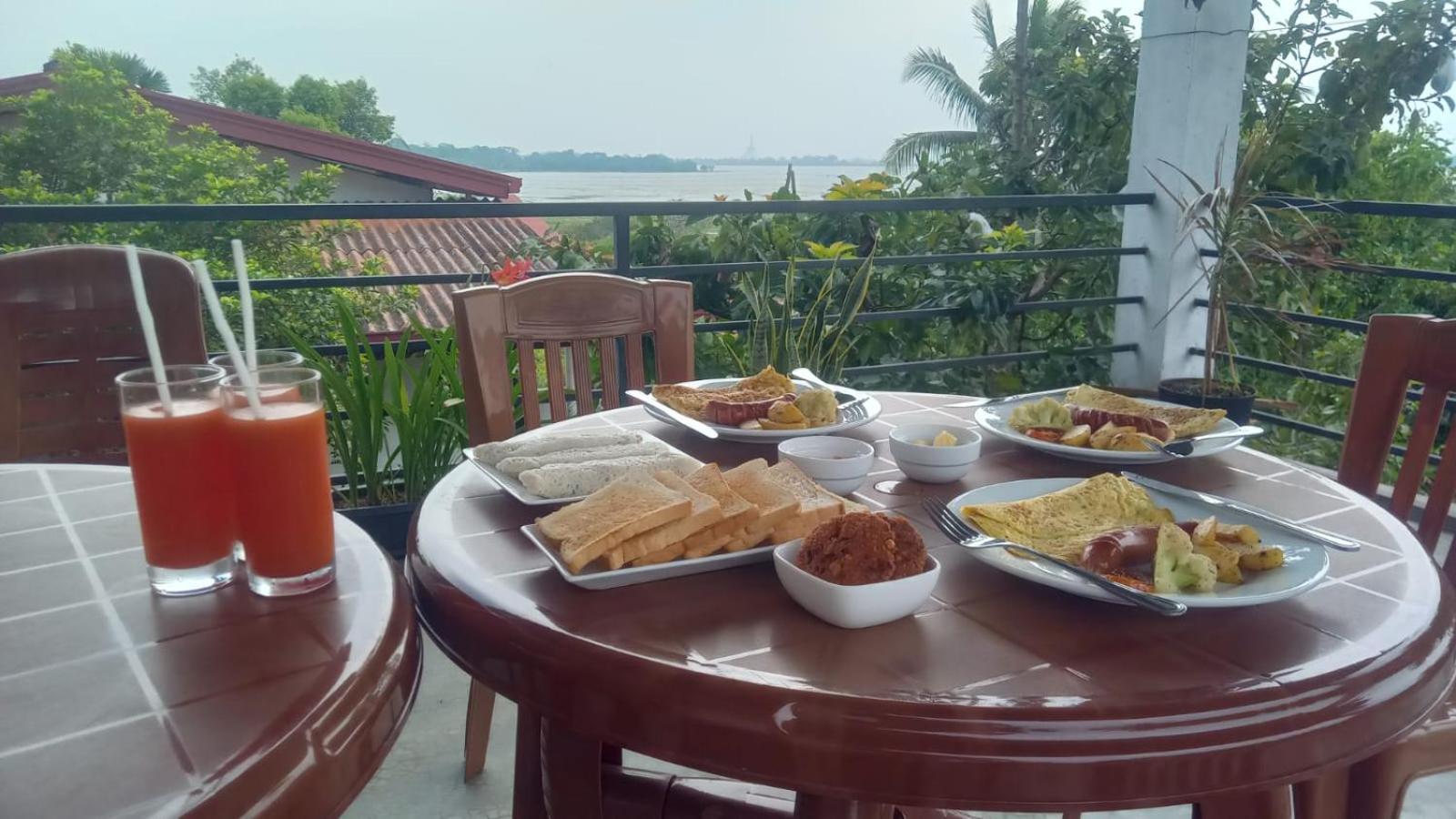 Lake Edge Resort Anuradhapura Eksteriør billede