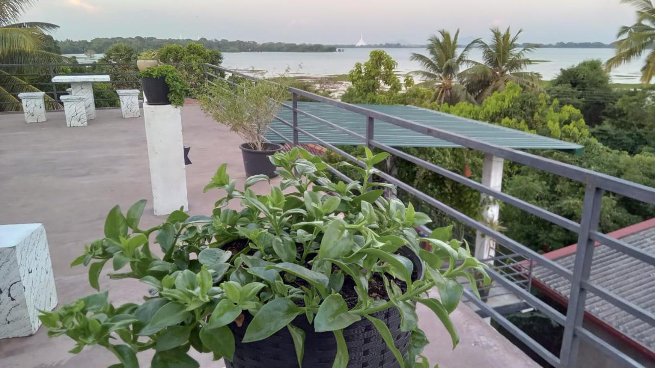 Lake Edge Resort Anuradhapura Eksteriør billede