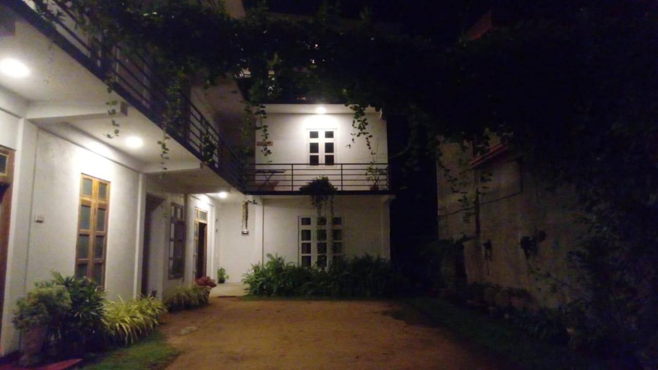 Lake Edge Resort Anuradhapura Eksteriør billede