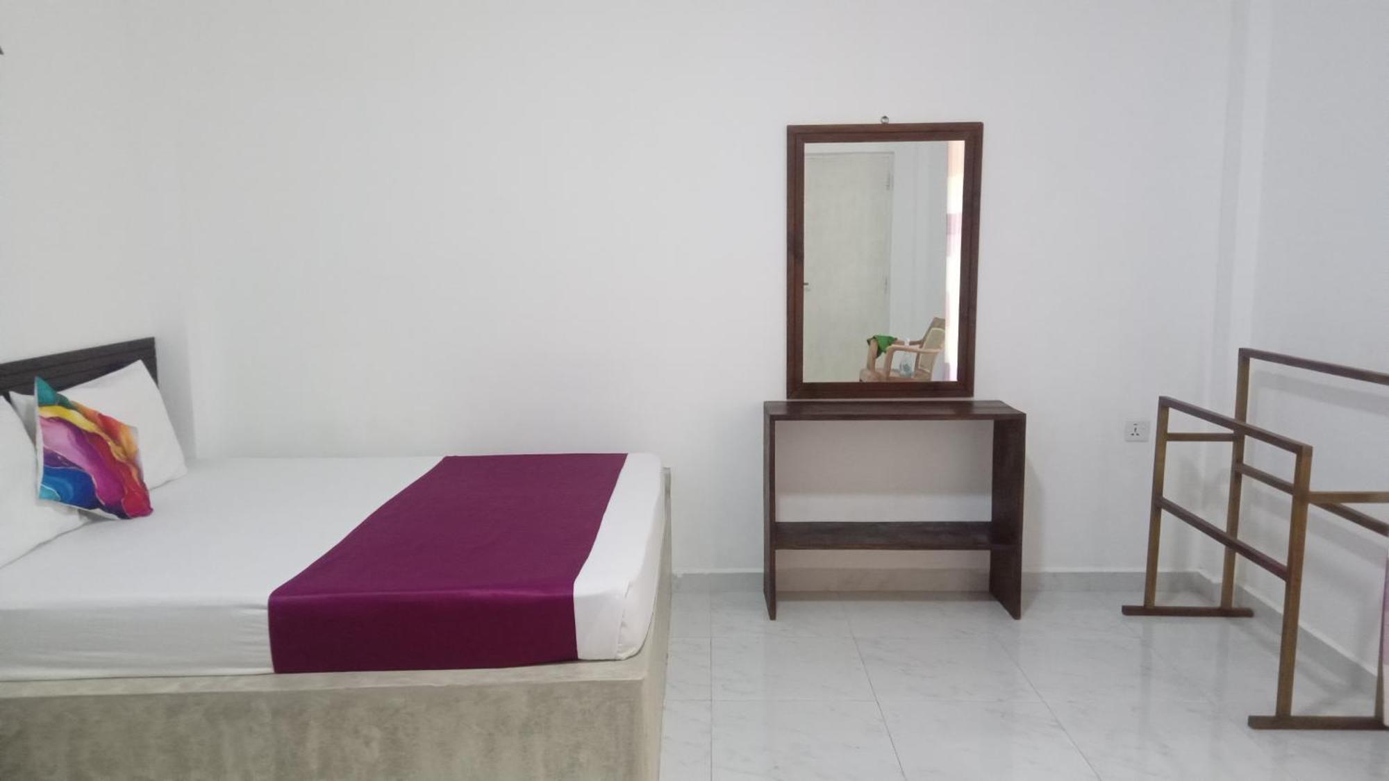 Lake Edge Resort Anuradhapura Værelse billede